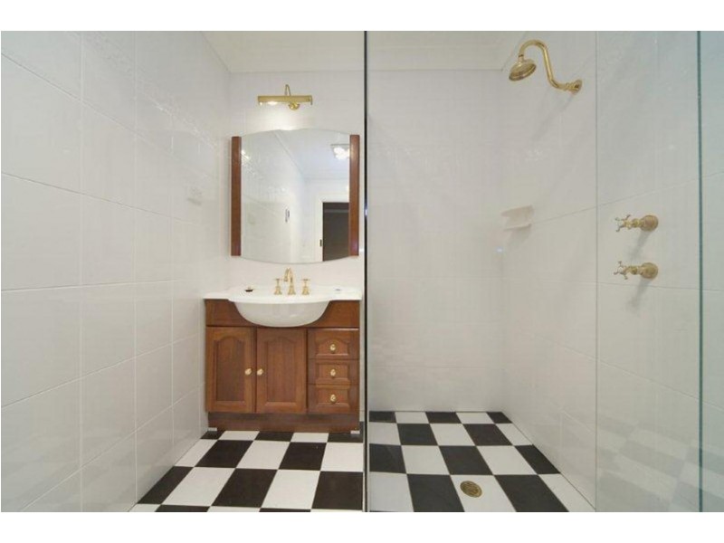 2/2 Uralla Road, Armidale NSW 2350