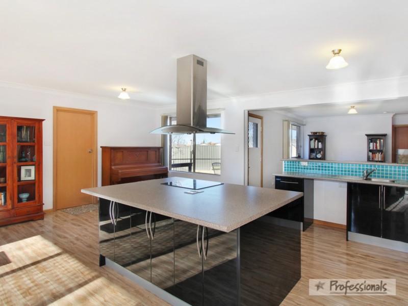 18 Freeman Crescent, Armidale NSW 2350