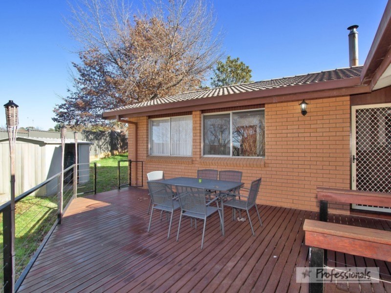 18 Freeman Crescent, Armidale NSW 2350