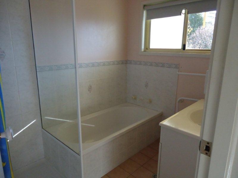 221A Erskine Street, Armidale NSW 2350