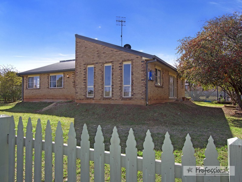 47 Erskine Street, Armidale NSW 2350