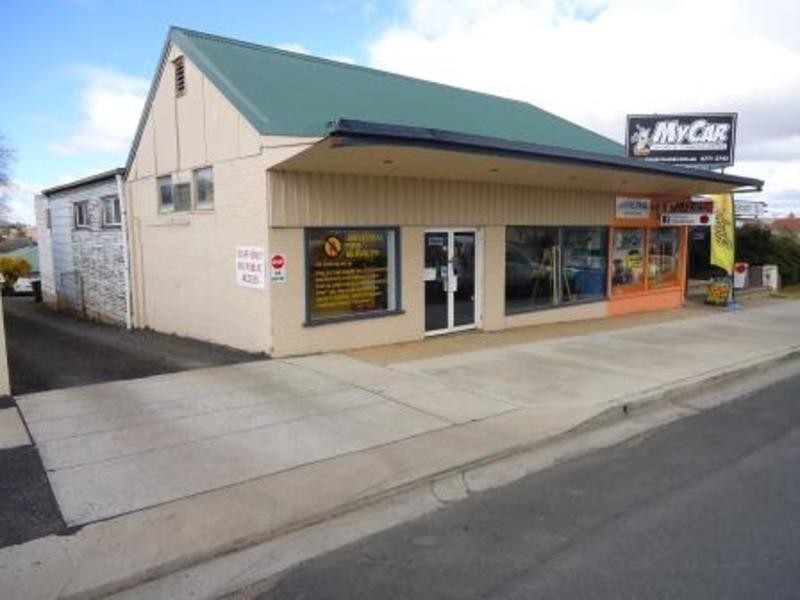 11 Marsh  Street, Armidale NSW 2350