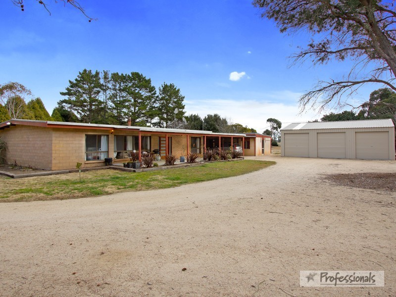 6 Arding Road, Armidale NSW 2350