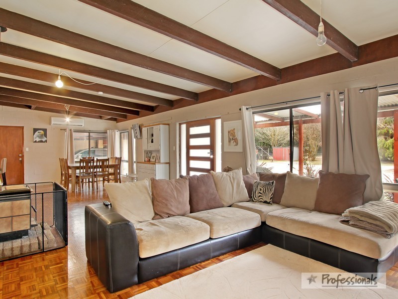 6 Arding Road, Armidale NSW 2350