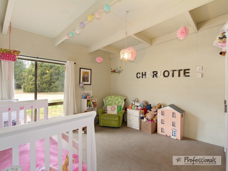 6 Arding Road, Armidale NSW 2350