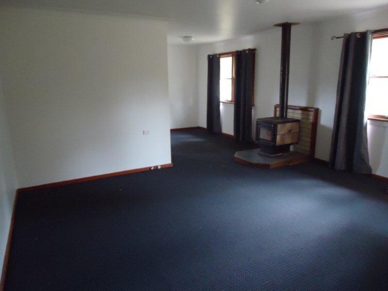 16 Helen Avenue, Armidale NSW 2350