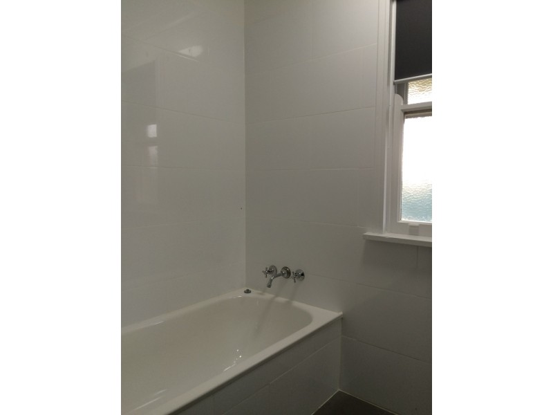 16 Helen Avenue, Armidale NSW 2350