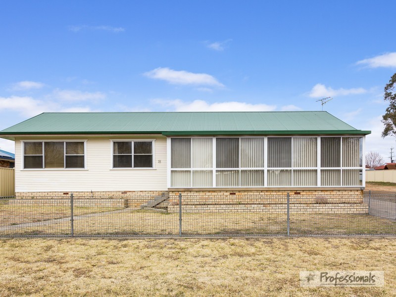 18 Wigan Avenue, Armidale NSW 2350