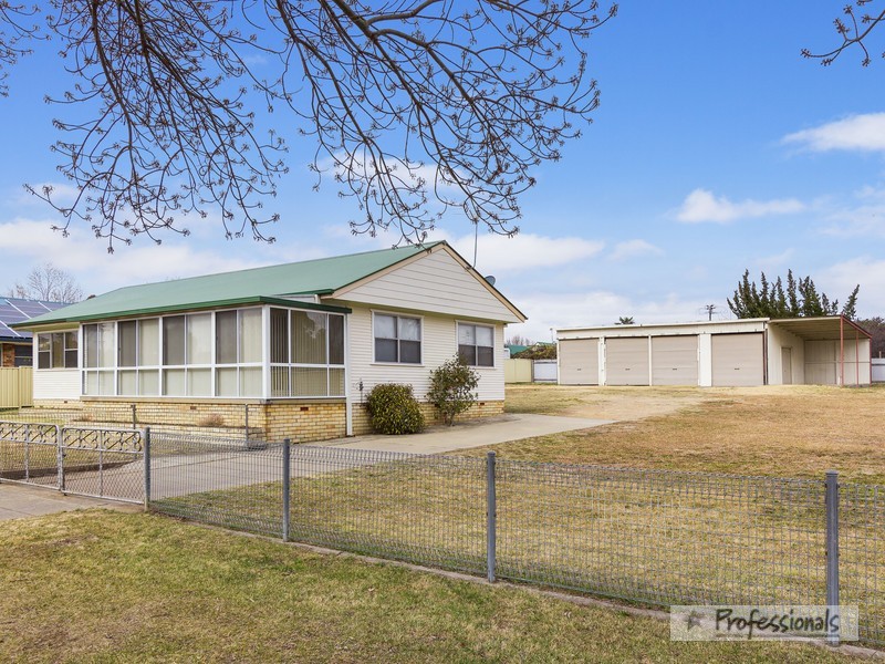 18 Wigan Avenue, Armidale NSW 2350