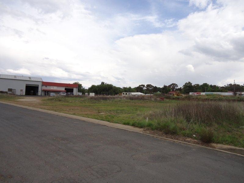 13 A & B Brickfield Lane, Armidale NSW 2350