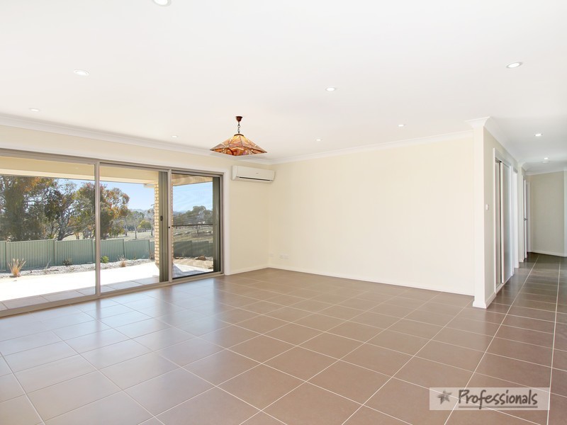 12 Hardman Close, Armidale NSW 2350