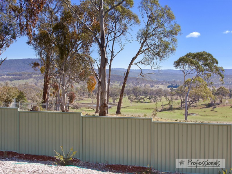 12 Hardman Close, Armidale NSW 2350