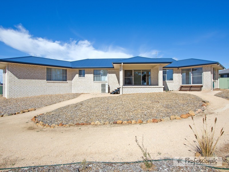 12 Hardman Close, Armidale NSW 2350