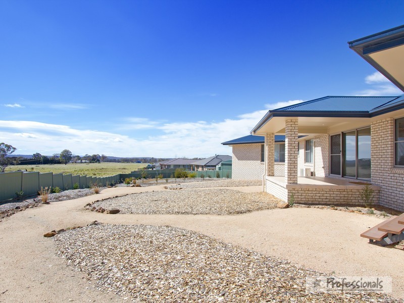 12 Hardman Close, Armidale NSW 2350