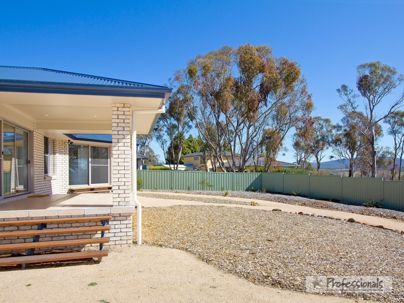 12 Hardman Close, Armidale NSW 2350