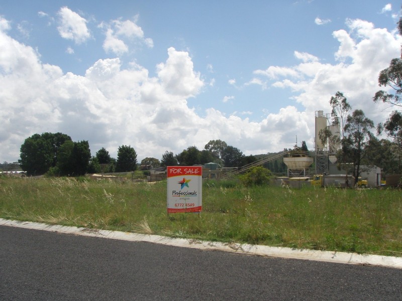 4 Southern Cross Drive, Armidale NSW 2350