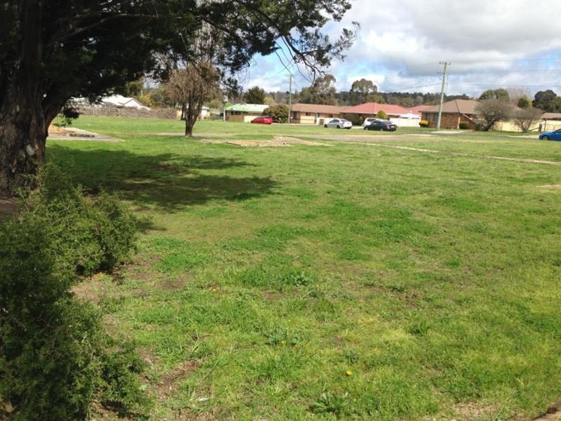 16 Queen Elizabeth Drive, Armidale NSW 2350