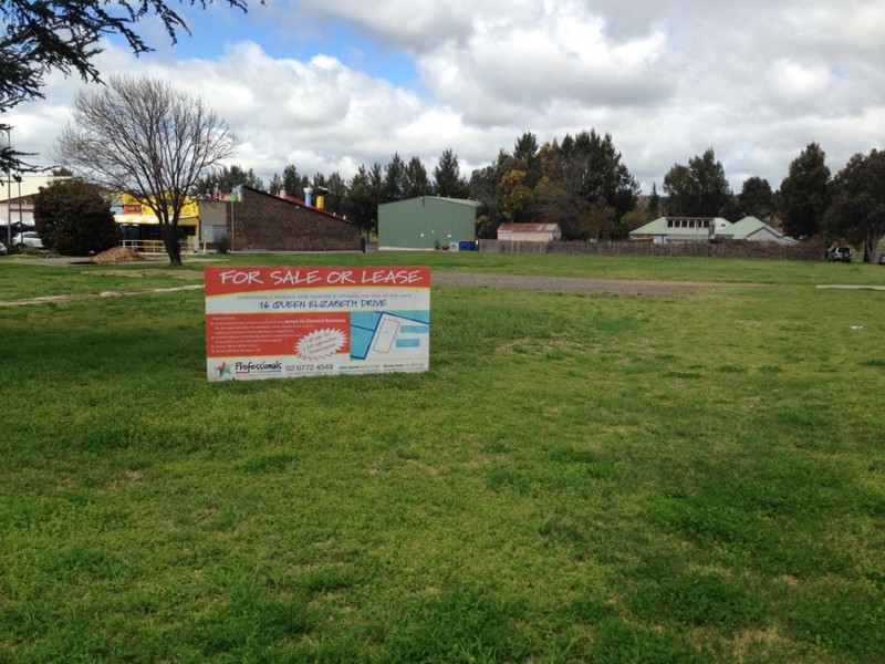 16 Queen Elizabeth Drive, Armidale NSW 2350