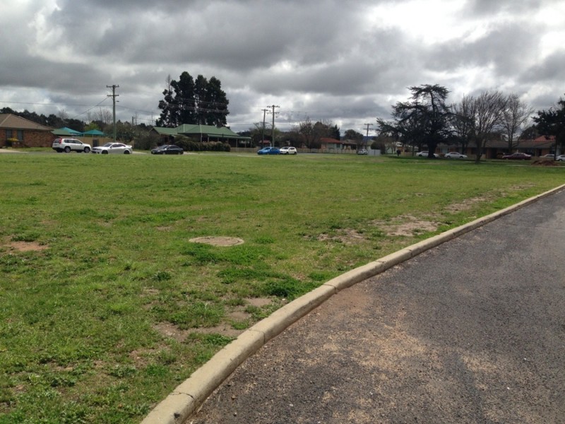 16 Queen Elizabeth Drive, Armidale NSW 2350