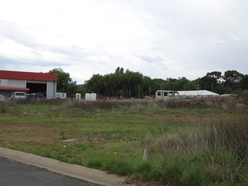 13 & 13A  Brickfield Avenue, Armidale NSW 2350