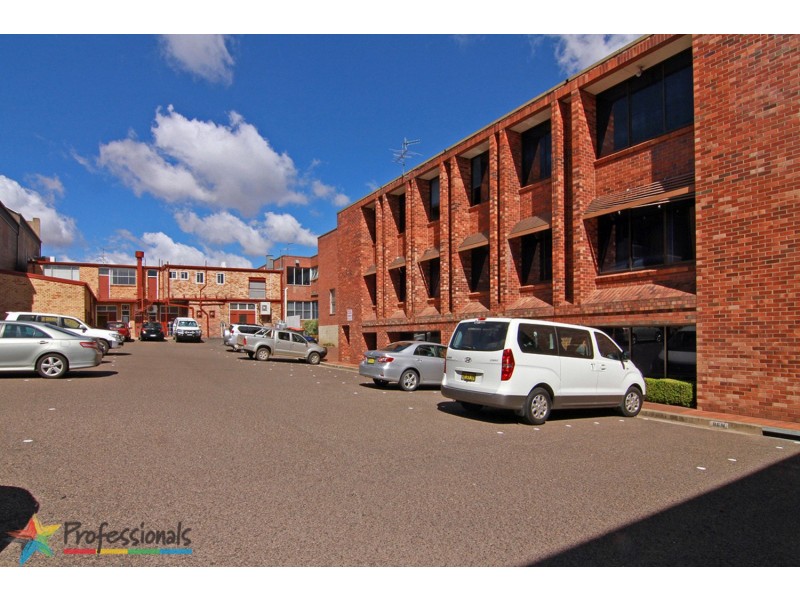 2/215 Beardy Street, Armidale NSW 2350