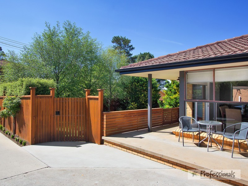 12 Hughes Place, Armidale NSW 2350