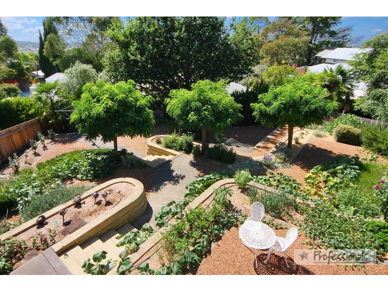 23 Laurence Avenue, Armidale NSW 2350