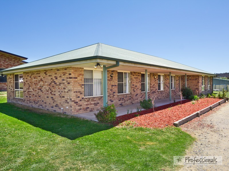 11 Kirkwood Street, Armidale NSW 2350
