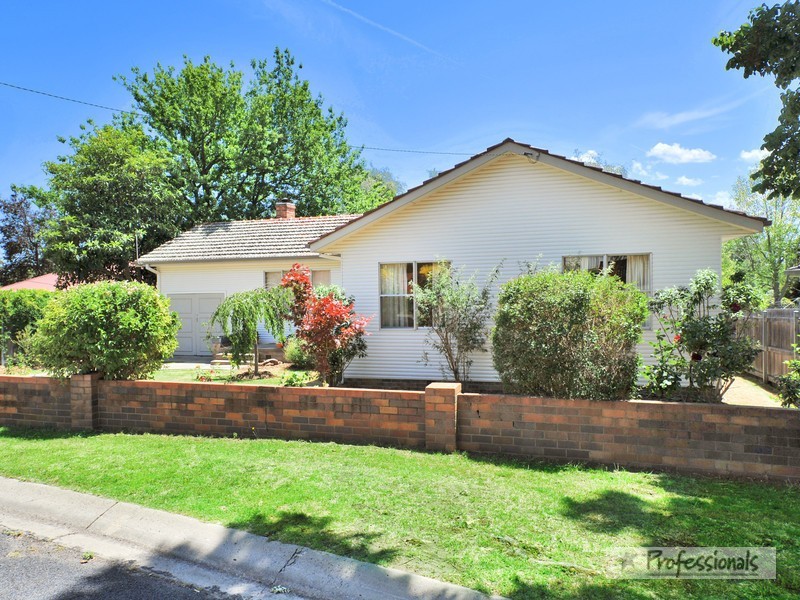 19 Drummond Avenue, Armidale NSW 2350