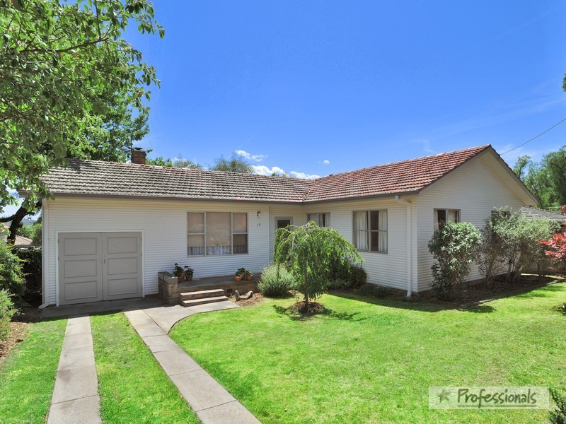 19 Drummond Avenue, Armidale NSW 2350
