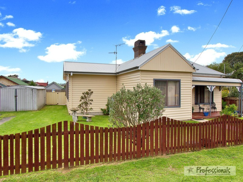 207 Barney Street, Armidale NSW 2350