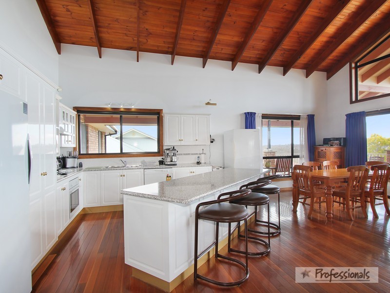 24 McCarthy Crescent, Armidale NSW 2350