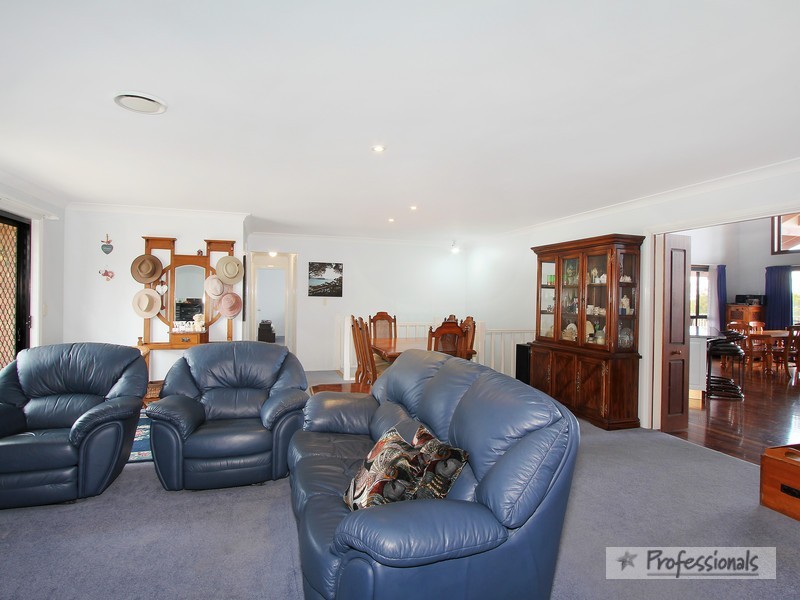 24 McCarthy Crescent, Armidale NSW 2350