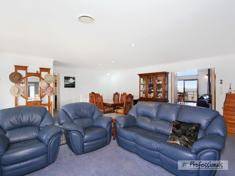 24 McCarthy Crescent, Armidale NSW 2350