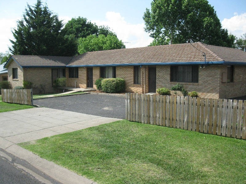 4 Salmon Avenue, Armidale NSW 2350