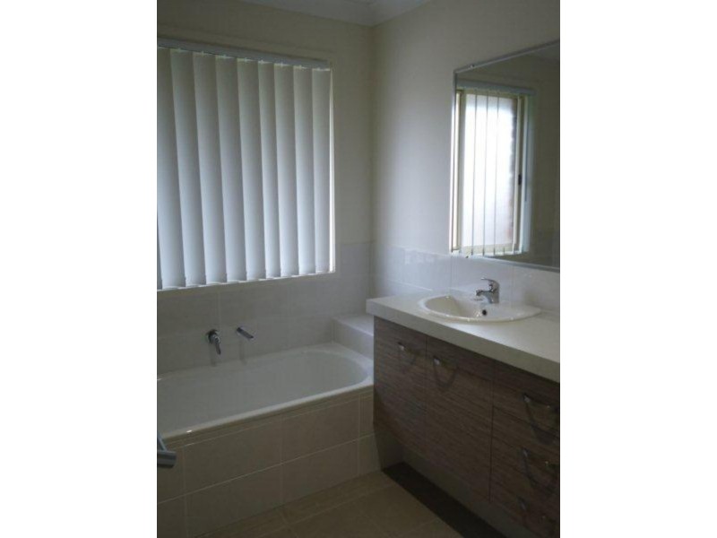 2/11 Gordon Street, Armidale NSW 2350