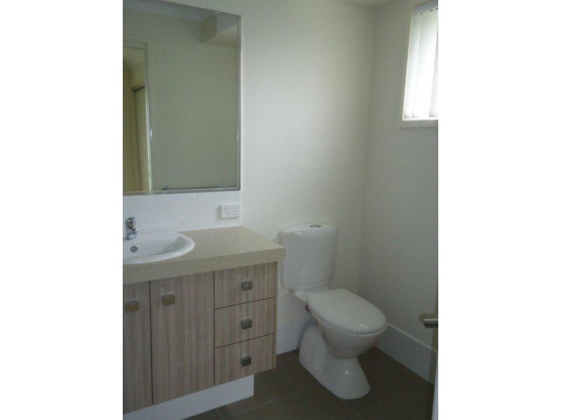 2/11 Gordon Street, Armidale NSW 2350