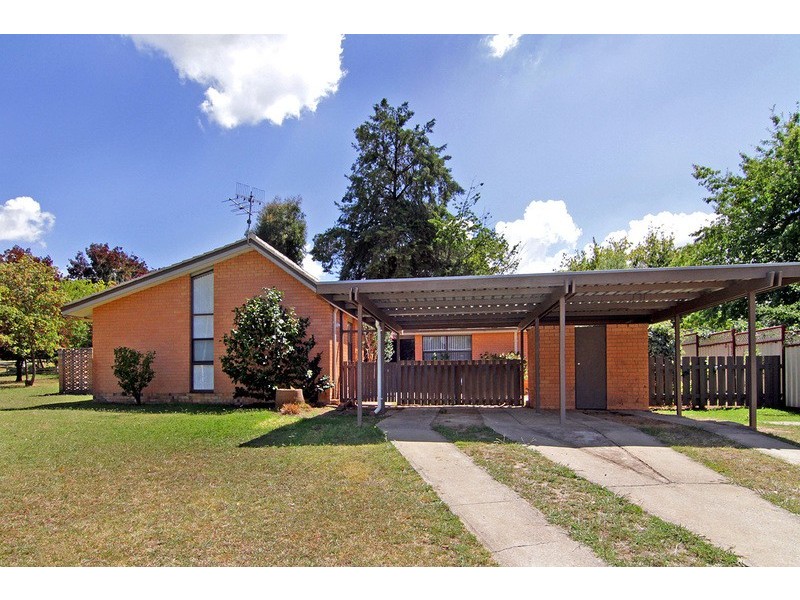 13 Werrina Crescent, Armidale NSW 2350