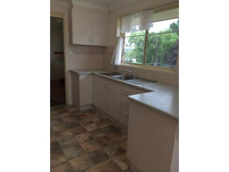 13 Eleanor Close, Armidale NSW 2350