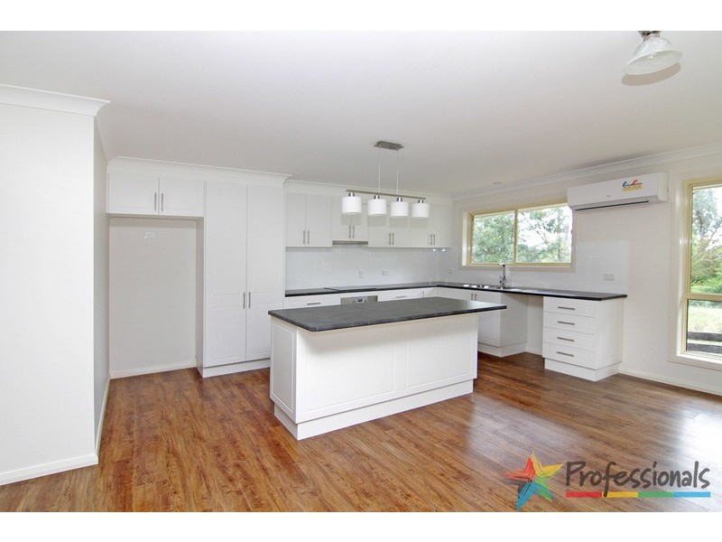 18 Moyes Street, Armidale NSW 2350