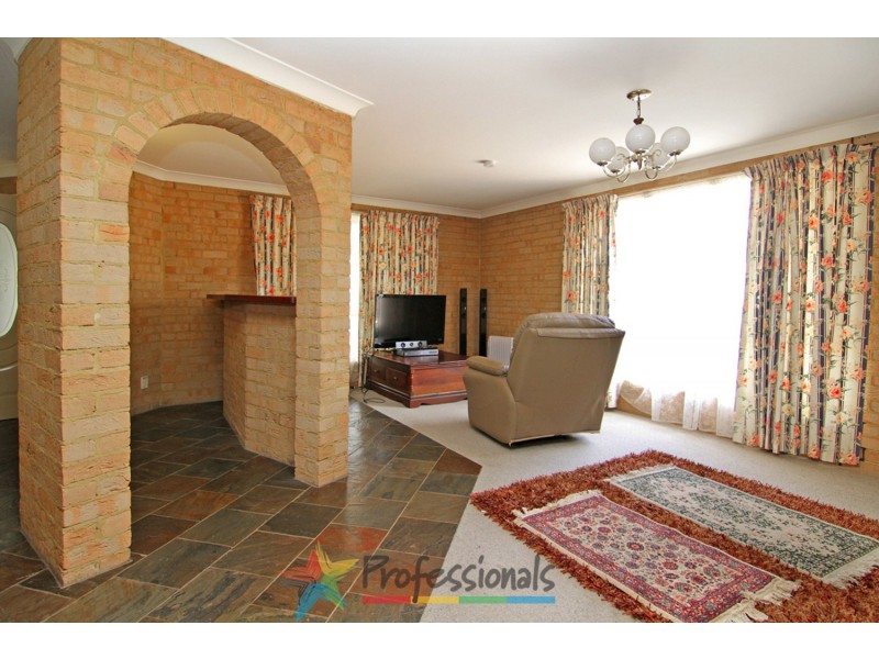 97 The Avenue, Armidale NSW 2350