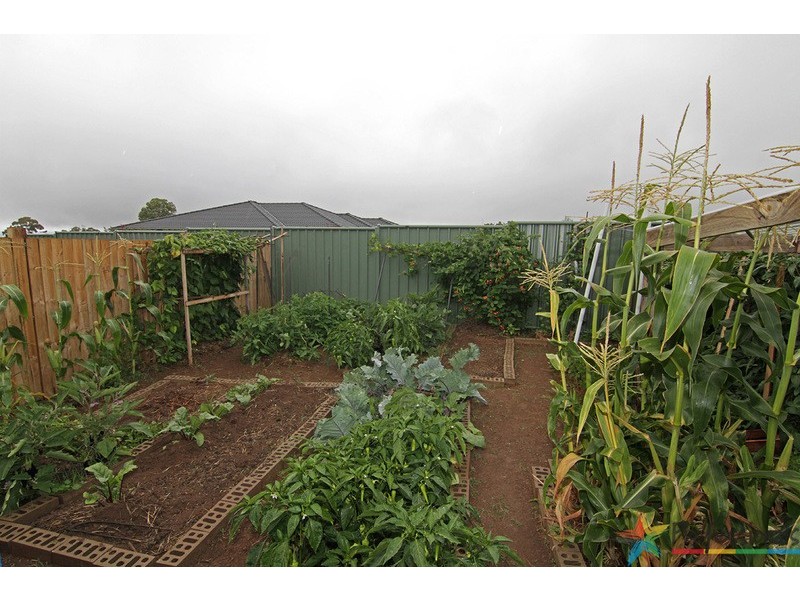 16 Mason Crescent, Armidale NSW 2350