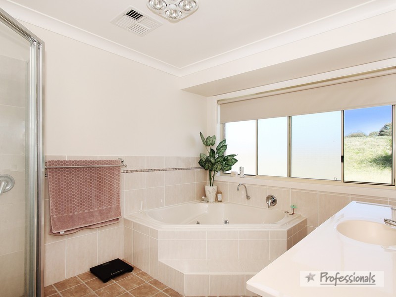 2 Barleyfields Road, Uralla NSW 2358