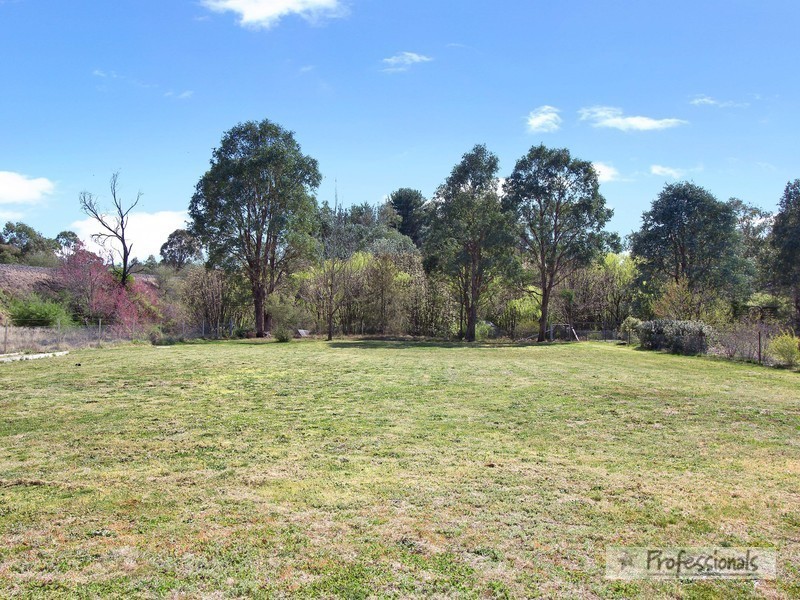 2 Barleyfields Road, Uralla NSW 2358