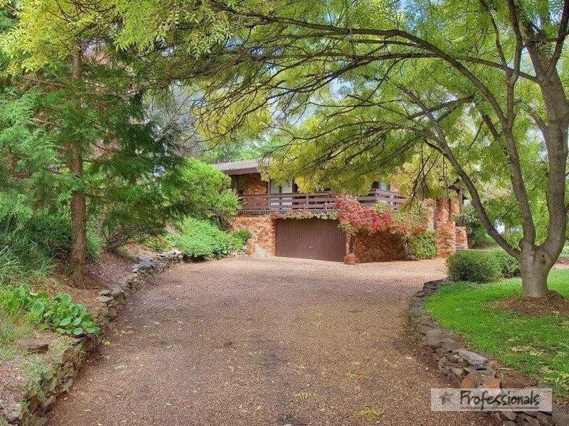 32A  Crest Road, Armidale NSW 2350