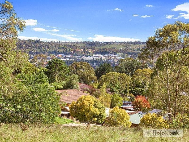 32A  Crest Road, Armidale NSW 2350