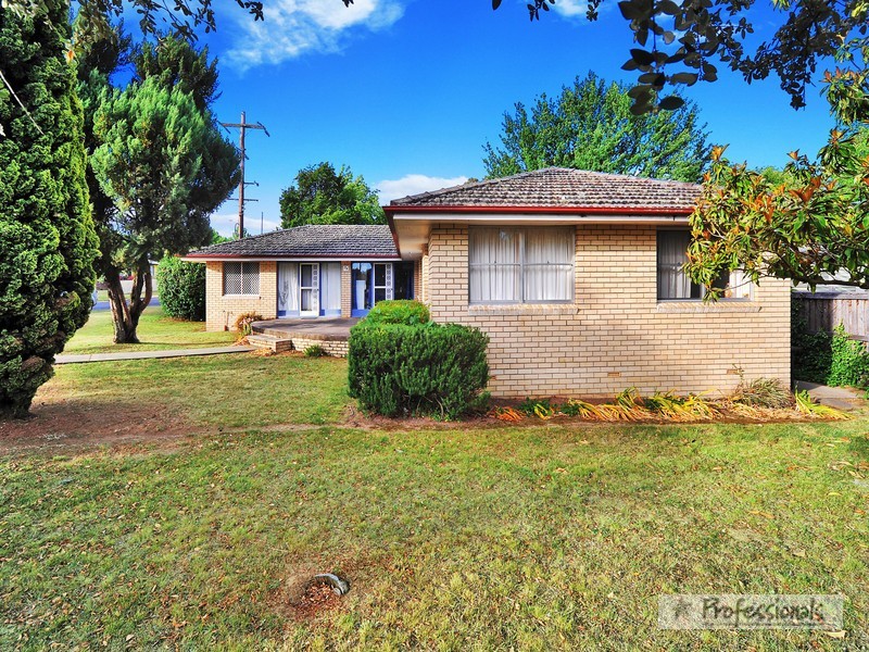 2/79 Queen Elizabeth Drive, Armidale NSW 2350
