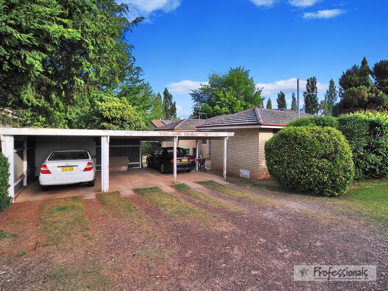 2/79 Queen Elizabeth Drive, Armidale NSW 2350