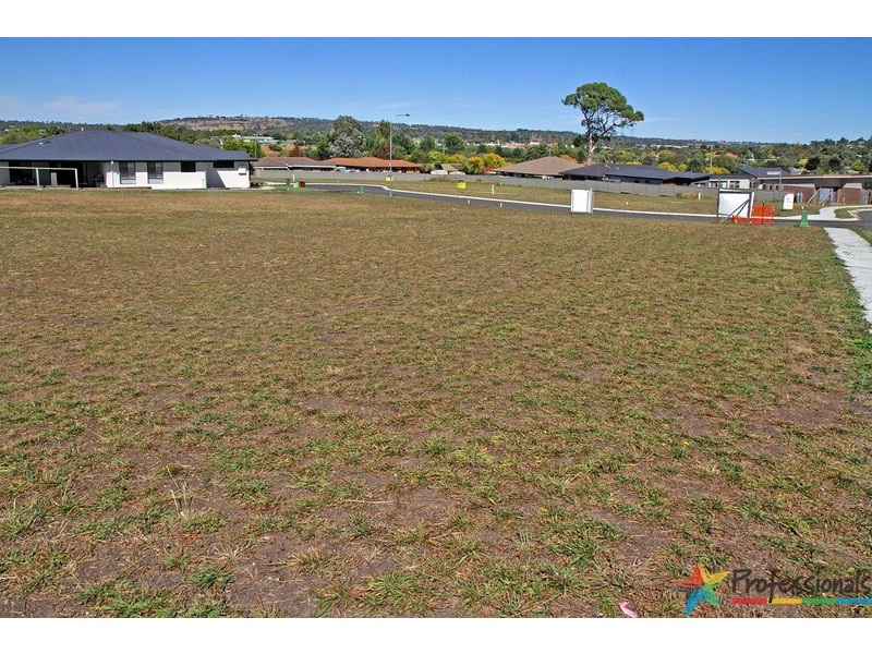 Lot Lot, 18 Peterson Drive, Armidale NSW 2350