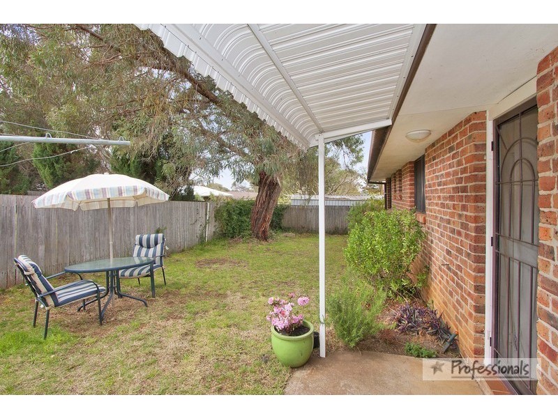2/27 Murray Avenue, Armidale NSW 2350